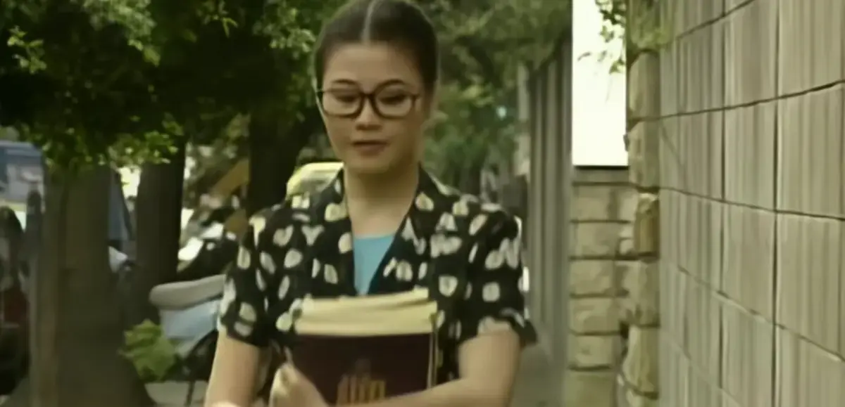 《师生畸恋》未删减版全集免费观看-洪晓芸领衔主演高清完整版-师生禁忌之恋人性挣扎剧情-纯净中字无广告《师生畸恋》